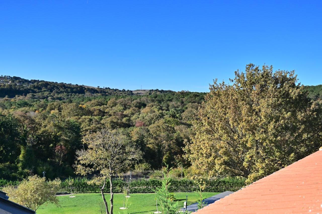 Forest Villa, 6 Minutes From The Airport Tasoluk Exterior photo